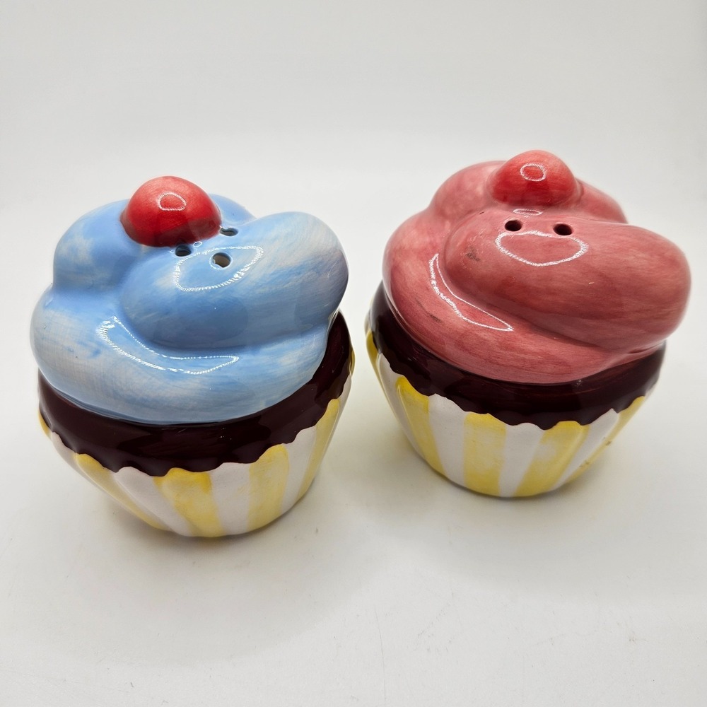 Gorham Cupcake Salt & Pepper Shakers Set Blue‎ Pink Cherry Top Ceramic Dessert